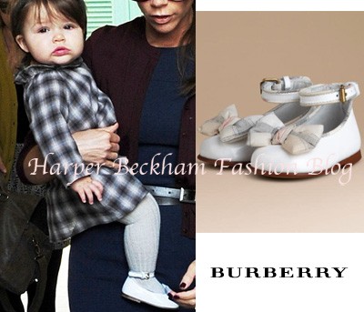 Đôi giày Burberry này có cái giá không hề rẻ, nhưng nó vẫn thuộc tủ đồ của Harper Seven Beckham. Xem thêm: Vũ khúc xanh bạc hà "mát lạnh" của Sao Hoa ngữ